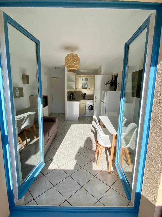 Les Locations Cinaureva « Village De La » *