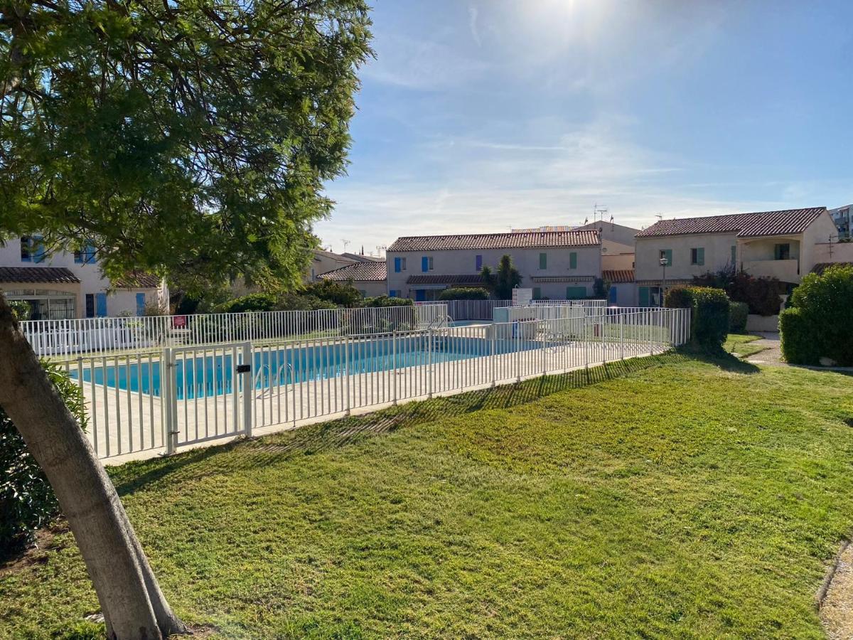 Les Locations Cinaureva « Village De La » Apartment La Londe-les-Maures