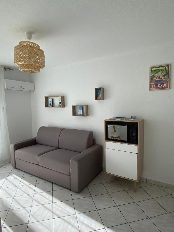Les Locations Cinaureva « Village De La » * La Londe-les-Maures