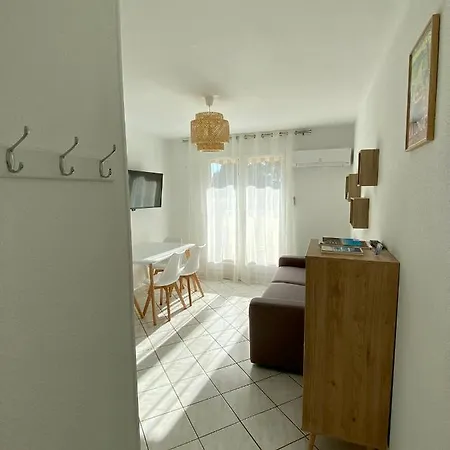 Les Locations Cinaureva « Village De La Mer » La Londe-les-Maures Exterior photo